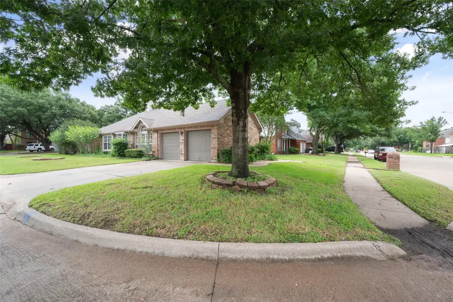 6101 Fox Hunt Drive, Arlington, TX 76001 - #2