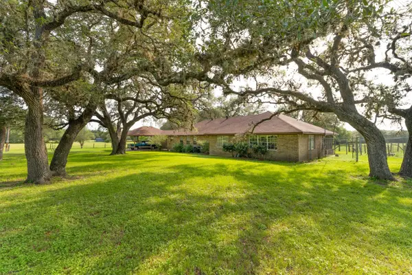 8010 Christian Cemetery Road, Burton, TX 77835