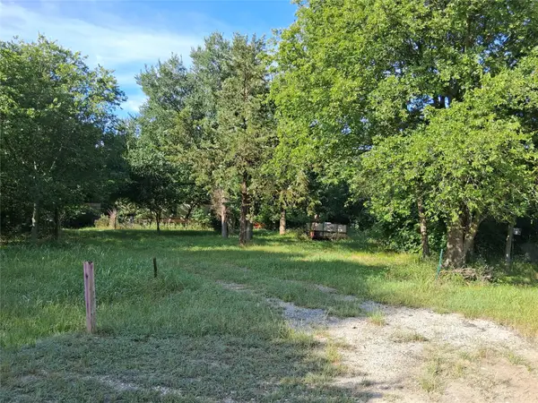 8236 Country Manor Lane, Alvarado, TX 76009