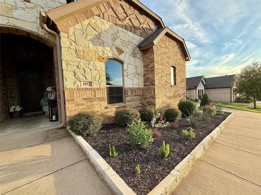 1952 Manzana Way, Burleson, TX 76028 - #2
