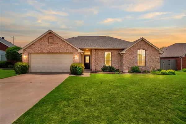 518 Valarie Lane, Midlothian, TX 76065