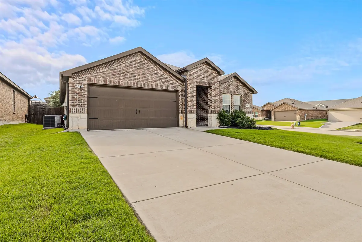 207 Dartmouth Avenue, Farmersville, TX 75442 - #1