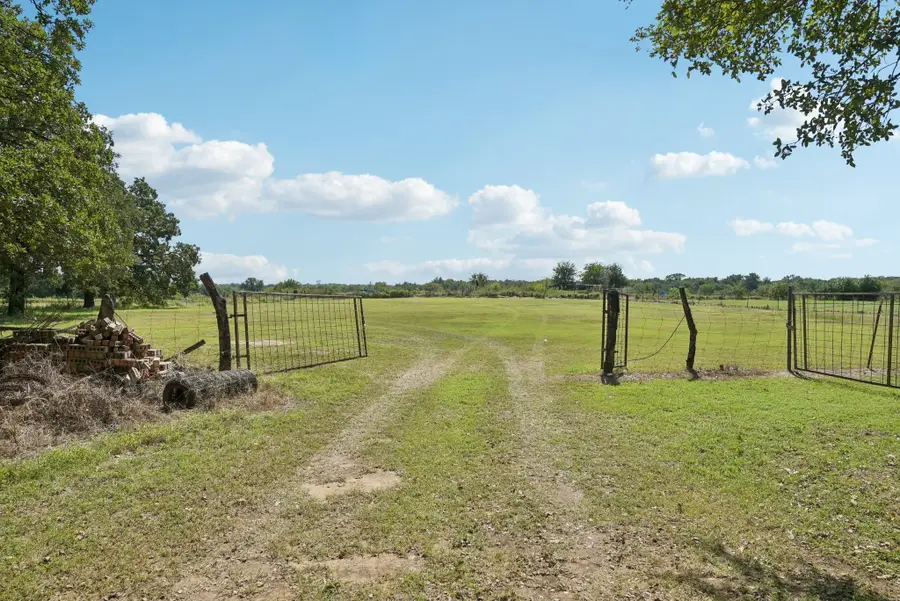 1901 Newt Patterson, Mansfield, TX 76063 - #3