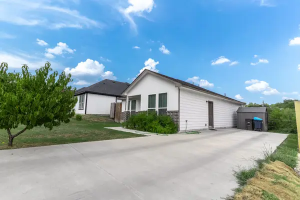 2808 NW 17th Street, Fort Worth, TX 76106
