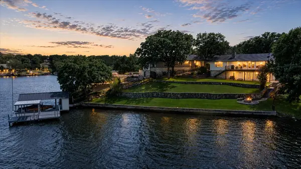 417 Peninsula Court, Granbury, TX 76048
