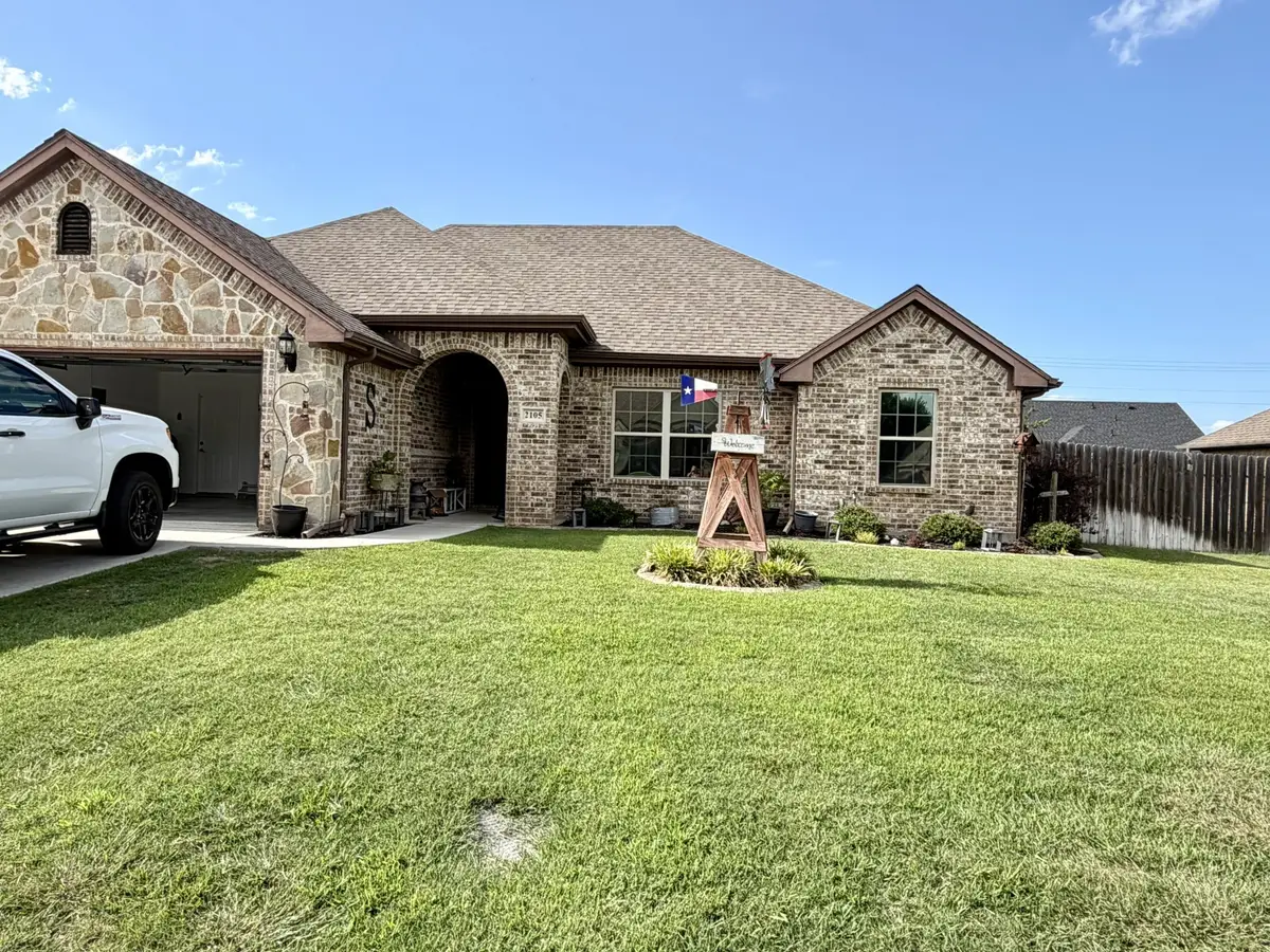2105 Stonegate Boulevard, Bridgeport, TX 76426 - #1
