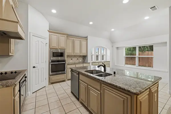 513 Harvest Trail, Midlothian, TX 76065