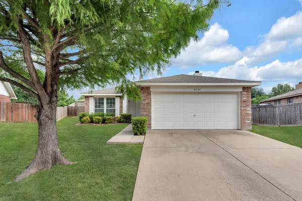 9237 Monument Court, Fort Worth, TX 76244