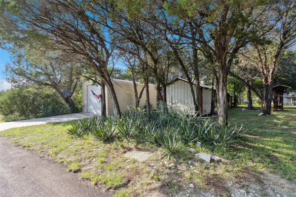 2805 Rockwood Drive, Granbury, TX 76048