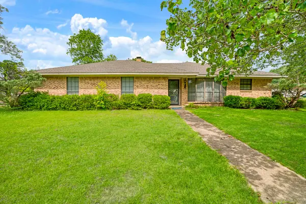 615 N Main Street, Bogata, TX 75417