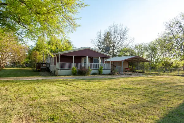 112 SE Front Street, Bailey, TX 75452