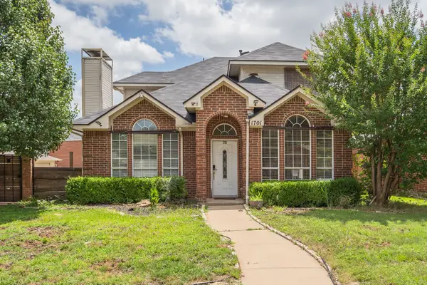 1701 Creekway Drive, Lewisville, TX 75068