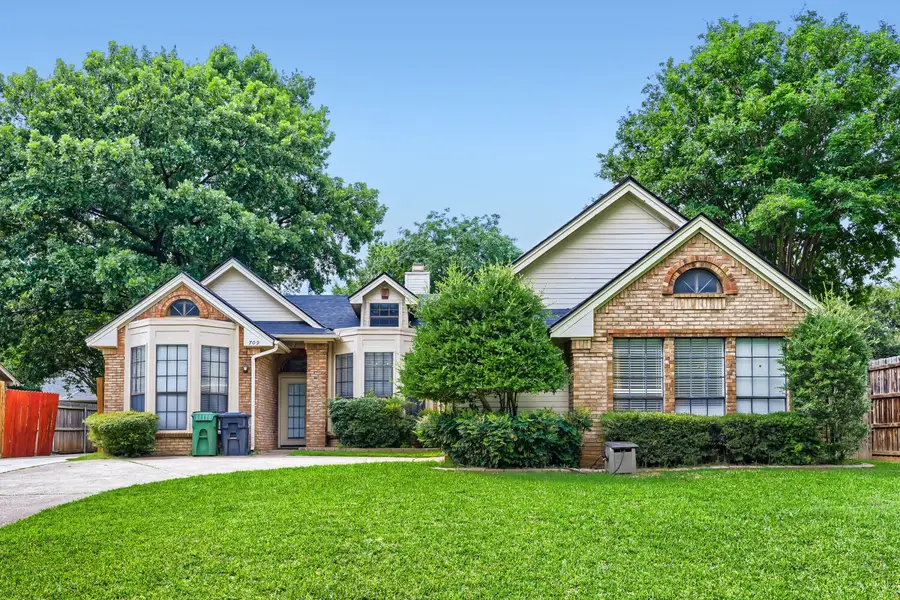 709 Whistler Drive, Arlington, TX 76006 - #2