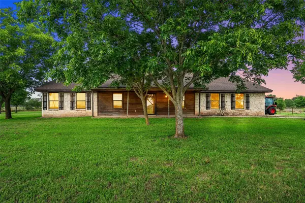 188 N Baese Road, West, TX 76691