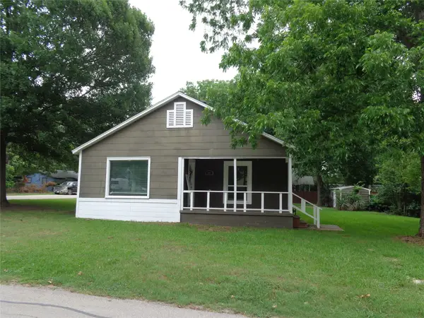 301 S 4th Street, Grandview, TX 76050