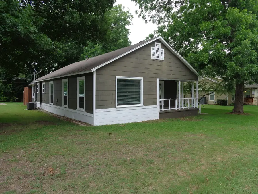 301 S 4th Street, Grandview, TX 76050 - #3