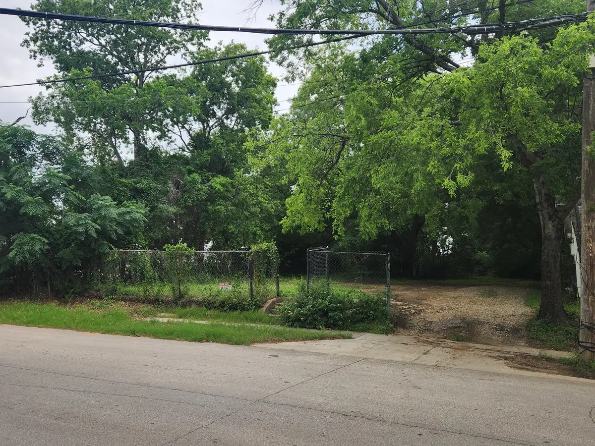 115 E Pembroke Avenue, Dallas, TX 75203 - #1