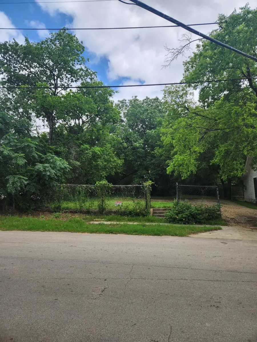 115 E Pembroke Avenue, Dallas, TX 75203 - #2