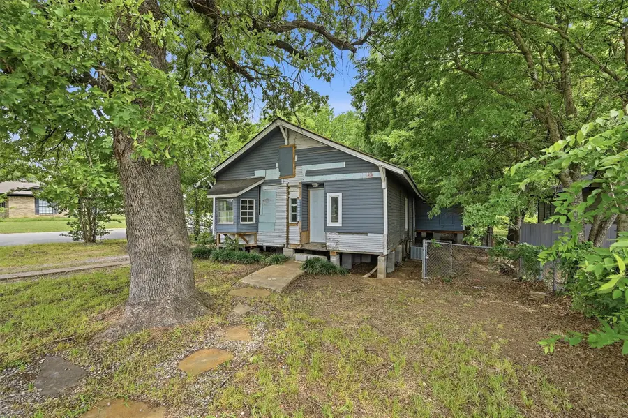 829 W Walker Street, Denison, TX 75020 - #2