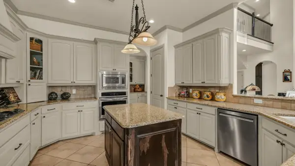 917 Crown Valley Drive, Weatherford, TX 76087