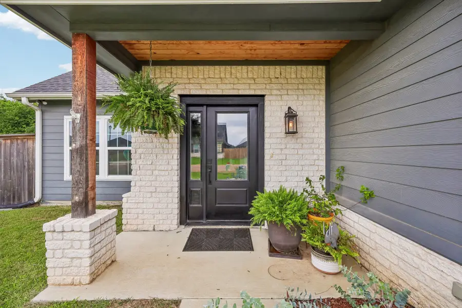 116 E Bexar Street, Mabank, TX 75147 - #3