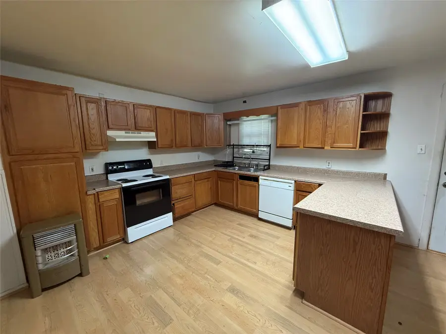 1003 Euclid Street, Cleburne, TX 76033 - #3