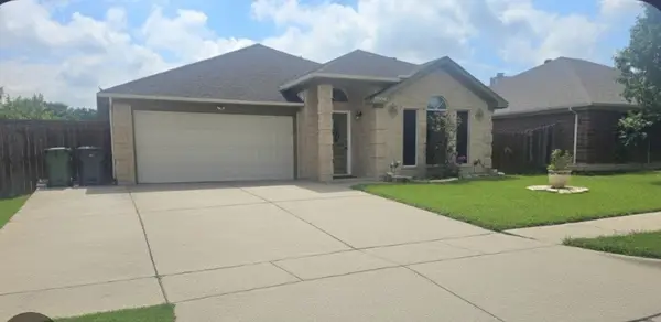 5905 Rising Meadow Drive, Arlington, TX 76018
