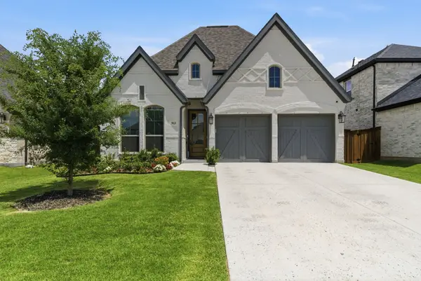 915 Winter Cherry Lane, Haslet, TX 76052