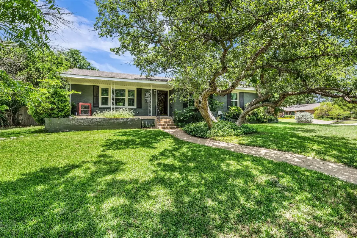 2340 Lake Ridge Circle, Waco, TX 76710 - #1
