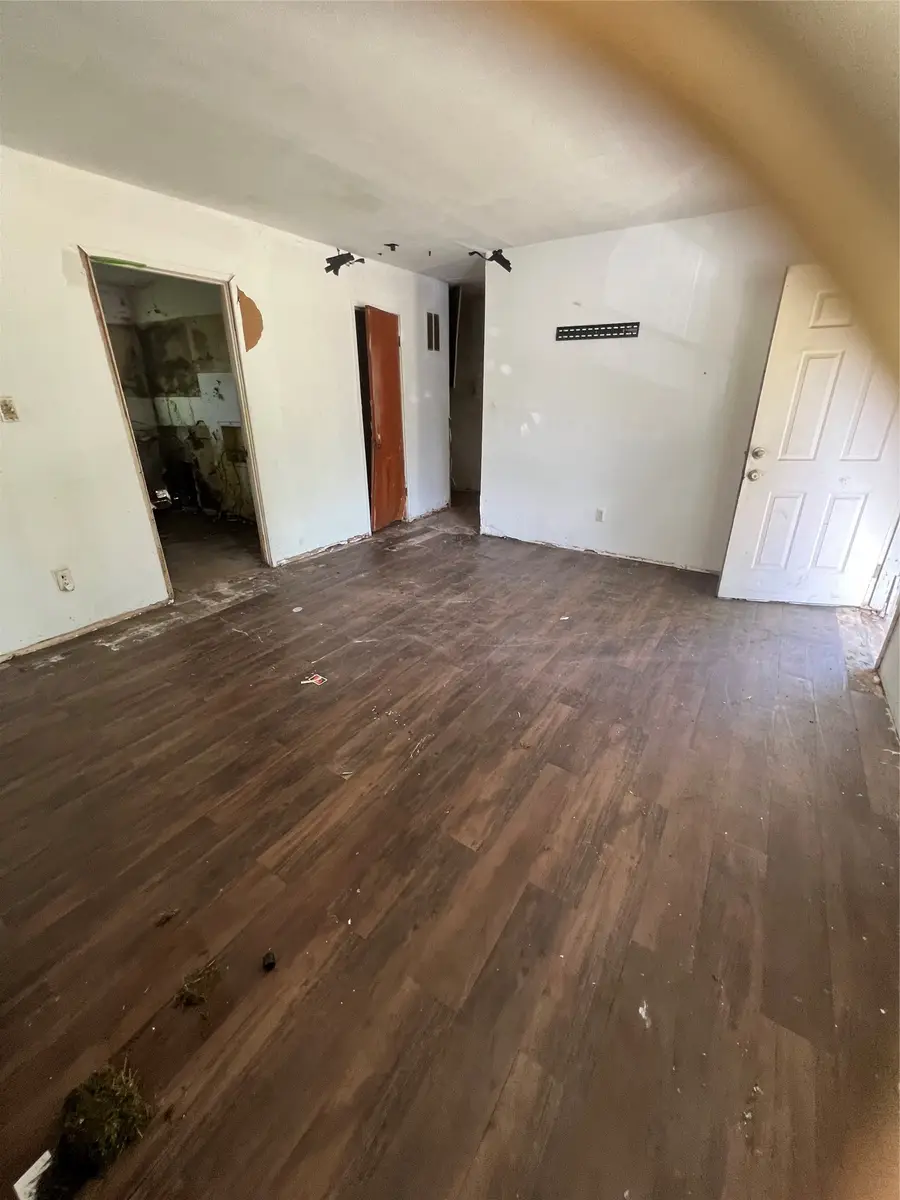 2447 E Pentagon Parkway, Dallas, TX 75241 - #2