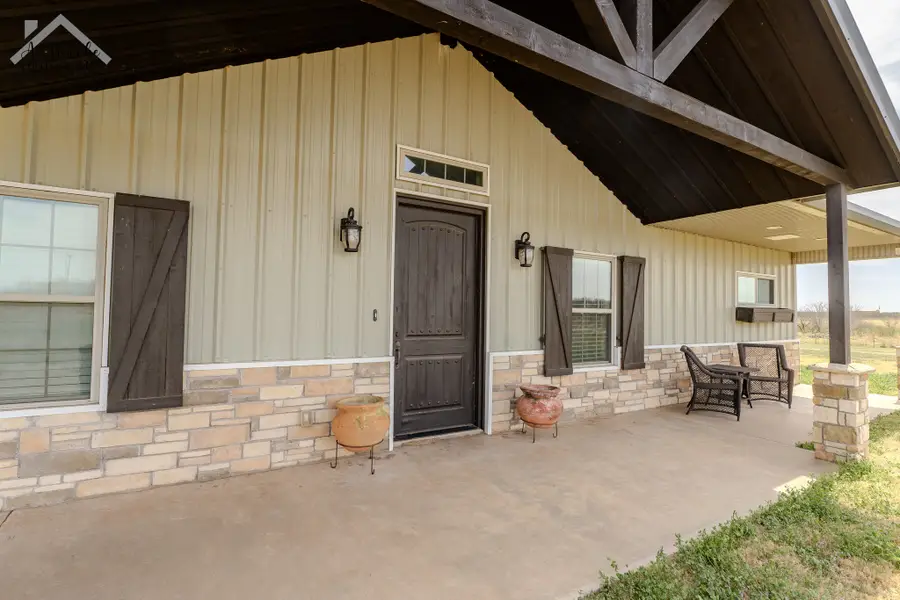 9118 Hall, Iowa Park, TX 76367 - #2