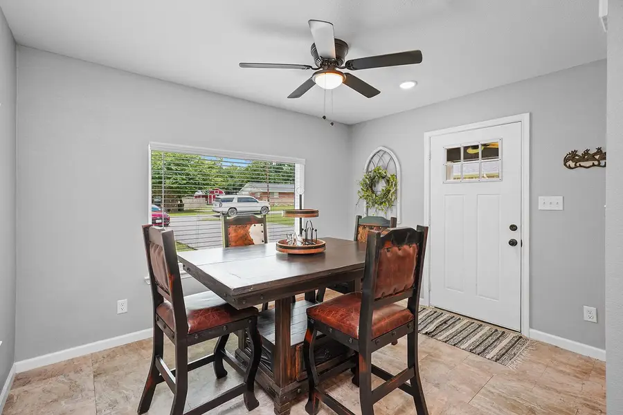 411 Dewitt Street, Collinsville, TX 76233 - #3