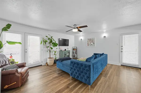 5927 E University Boulevard #221, Dallas, TX 75206
