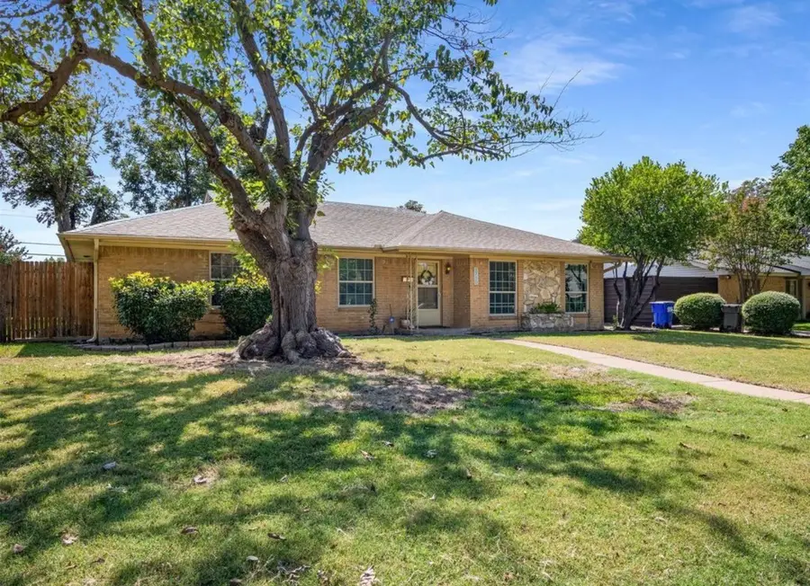 3750 Ridgeoak Way, Farmers Branch, TX 75244 - #2