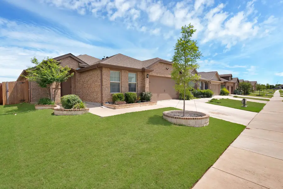 228 Foxhunter Street, Fort Worth, TX 76131 - #2