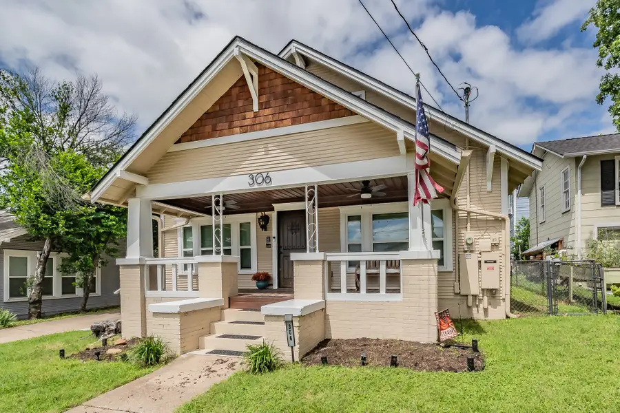 306 Davis Street, Weatherford, TX 76086 - #2
