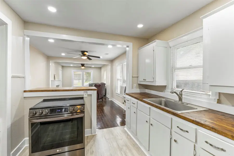3227 Spring Avenue, Dallas, TX 75215 - #2