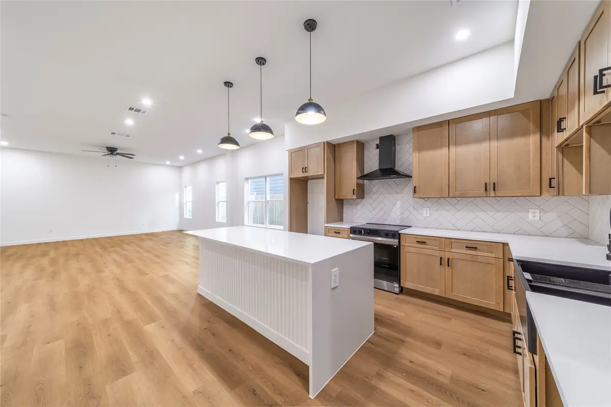 816 Lambert Street, Dallas, TX 75203 - #1