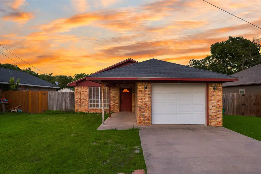 607 Franklin Avenue, Pottsboro, TX 75076 - #2