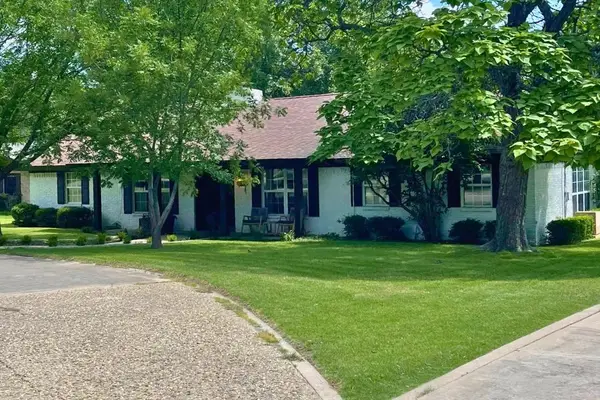 603 Oakpark Drive, Brownwood, TX 76801