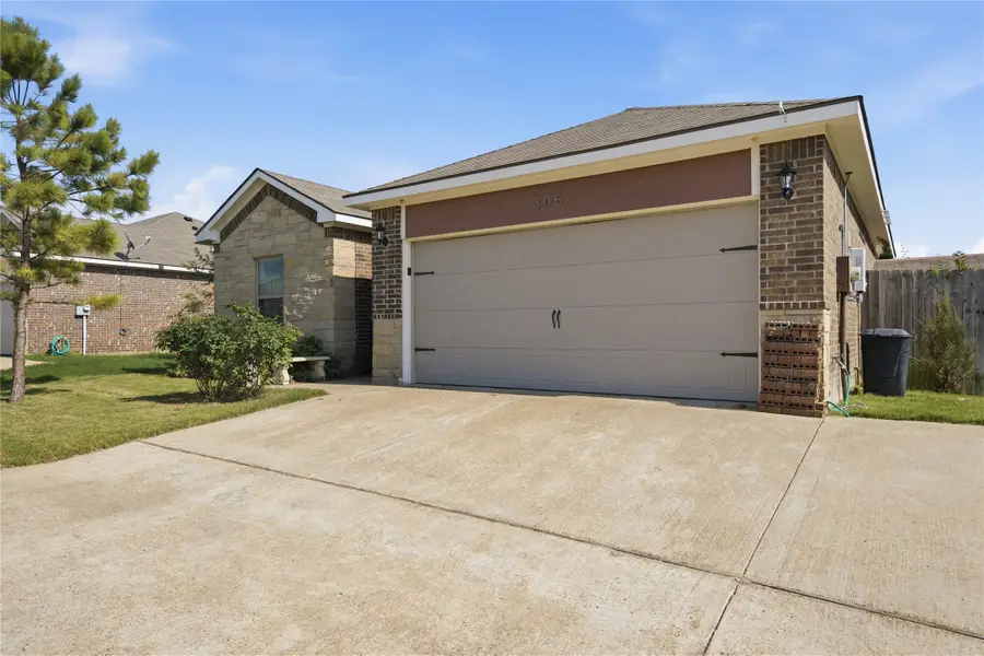 305 Breaux Lane, Mabank, TX 75147 - #2