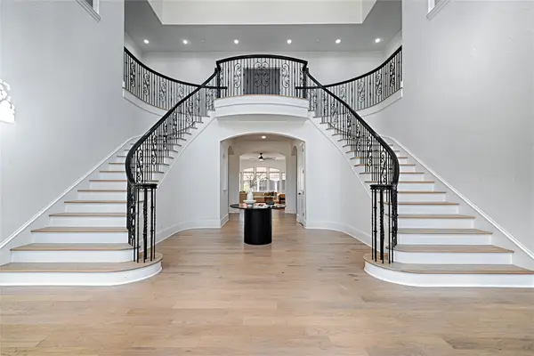 6301 Churchill Way, Dallas, TX 75230