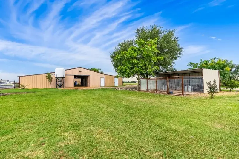 8085 Jackson Road, Krum, TX 76249 - #3