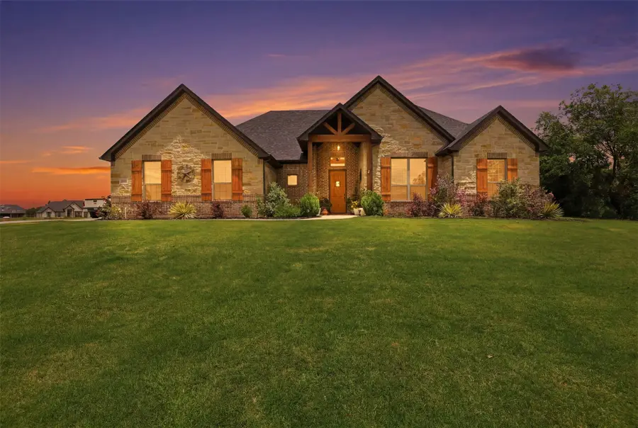915 Taylor Branch, Springtown, TX 76082 - #2