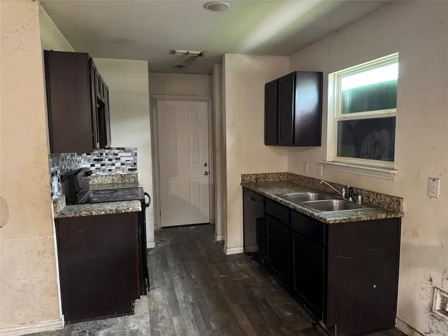 1920 Jb Jackson Jr Boulevard #J, Dallas, TX 75210 - #2