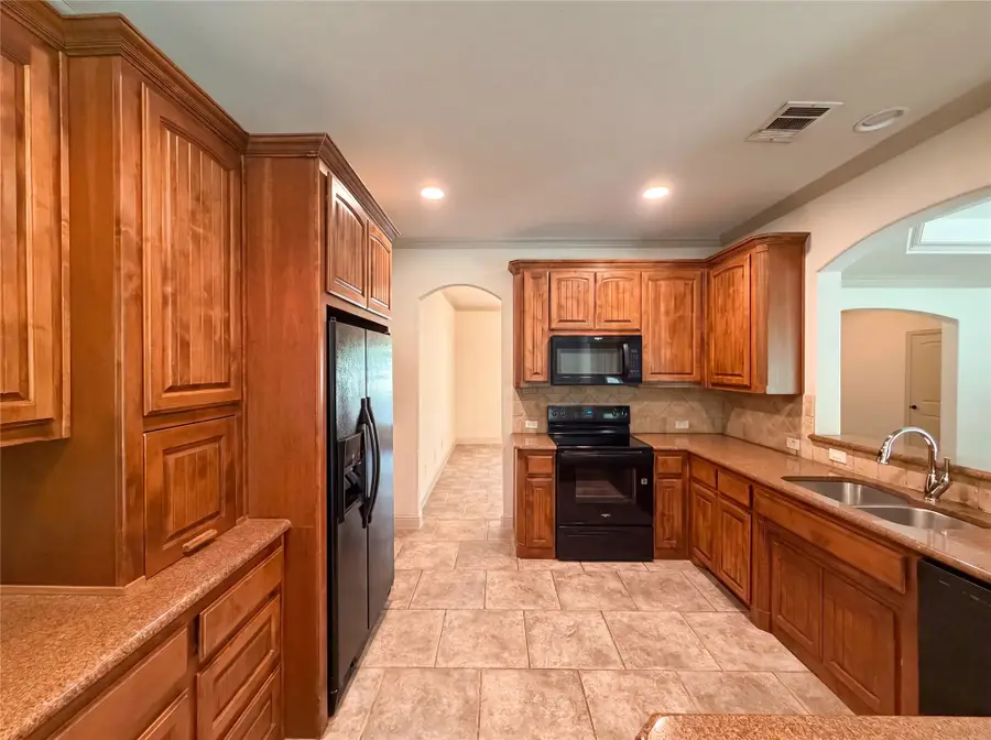 121 Rey Del Mar Circle, Weatherford, TX 76085 - #2