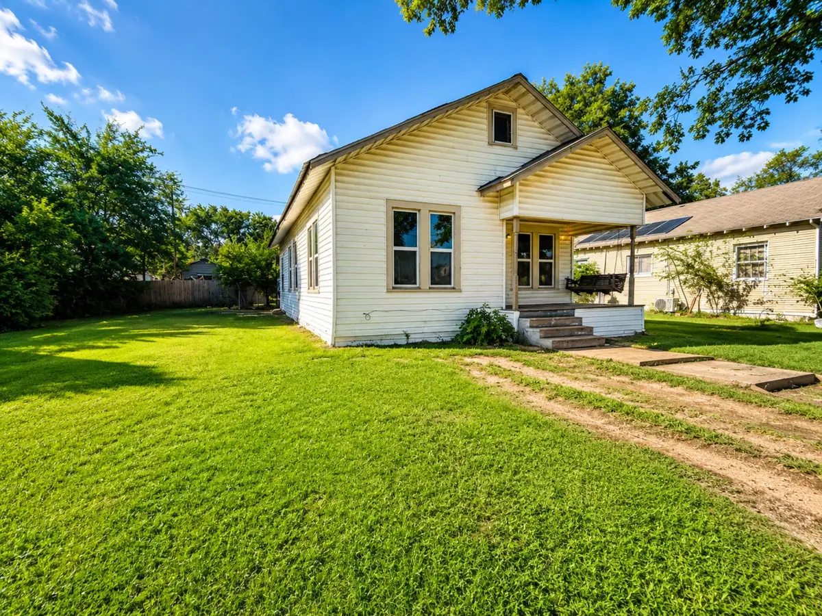 106 1st Street, Kerens, TX 75144 - #1