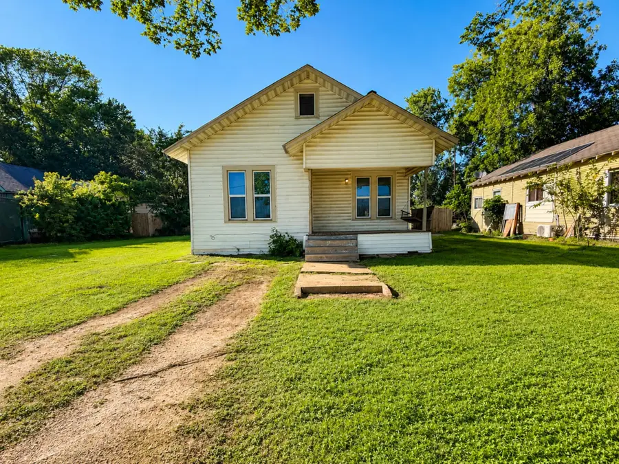 106 1st Street, Kerens, TX 75144 - #2