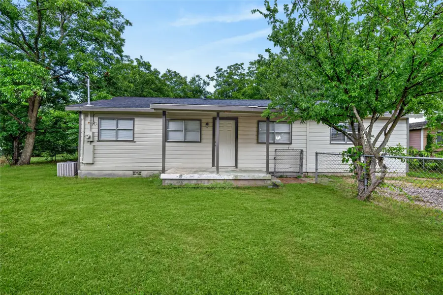 614 SW 15th Avenue, Mineral Wells, TX 76067 - #3