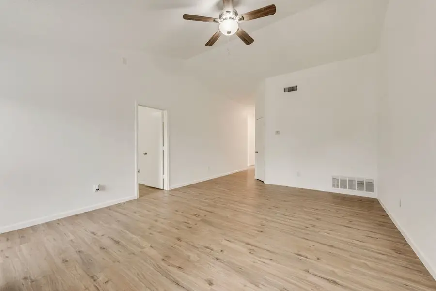 606 Oakland Hills Drive, Arlington, TX 76018 - #3
